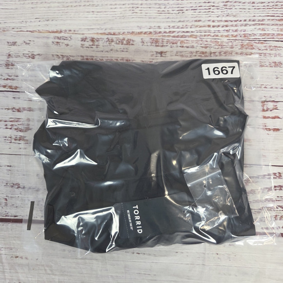 NWT Torrid Choker Neck Tunic Top 3X Black Long Sleeve Timeless Minimalist Basic - Picture 13 of 13